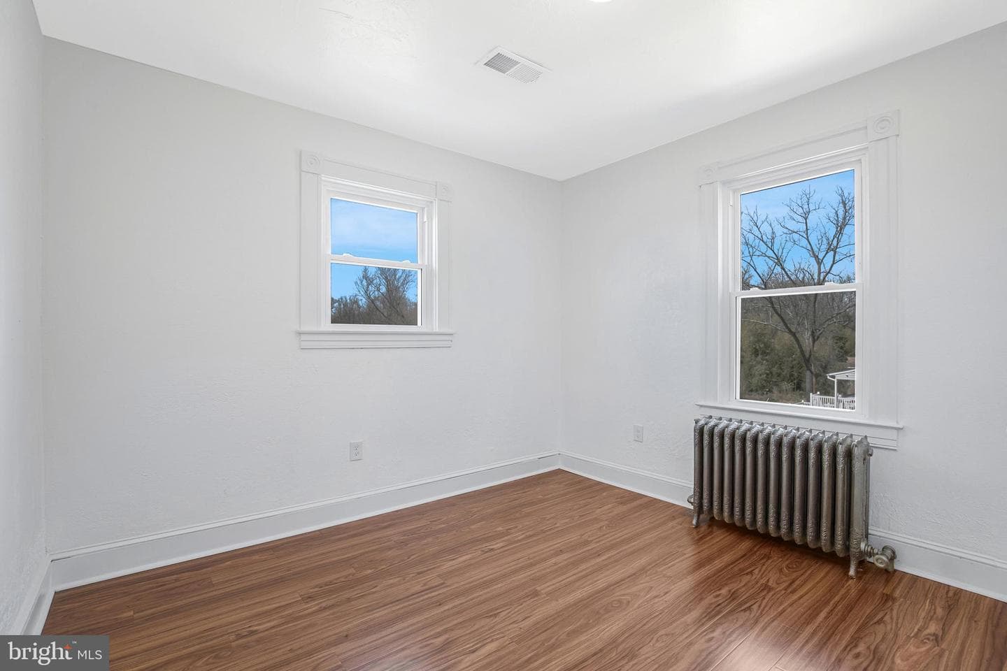 106 Maple Avenue photo 16