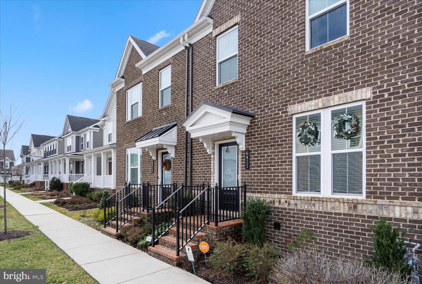 6411 Chessington Street photo 2