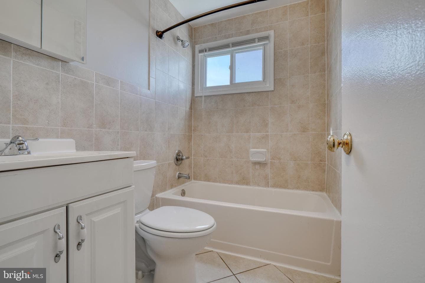 974 Elton Avenue photo 19