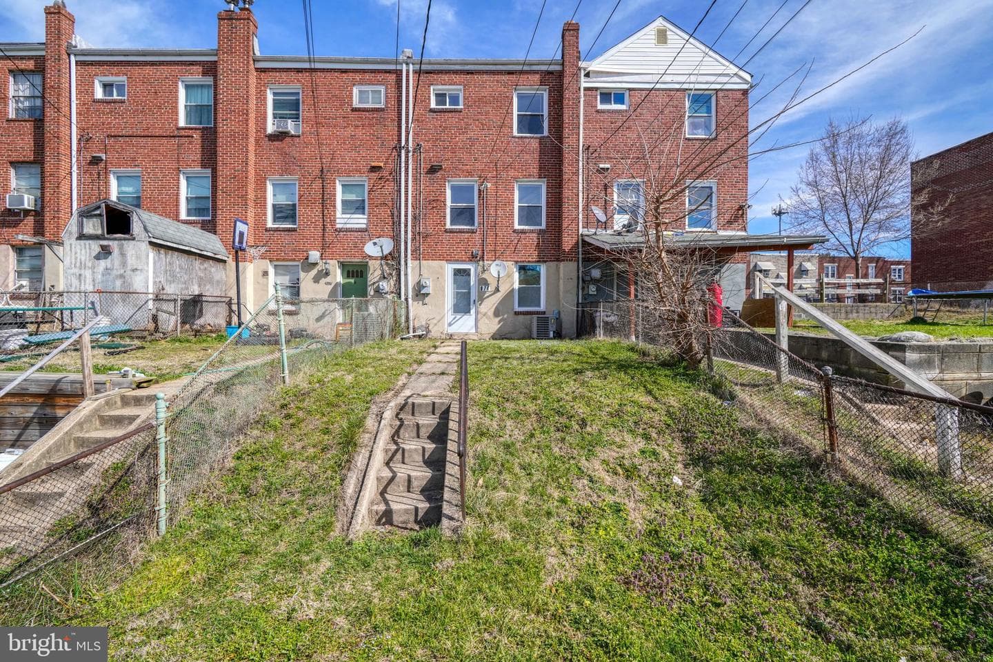 974 Elton Avenue photo 29