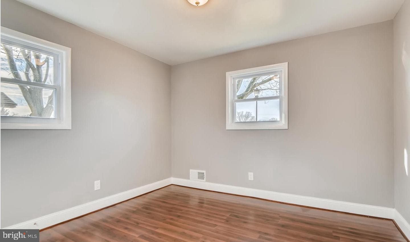 4763 Byron Road photo 6