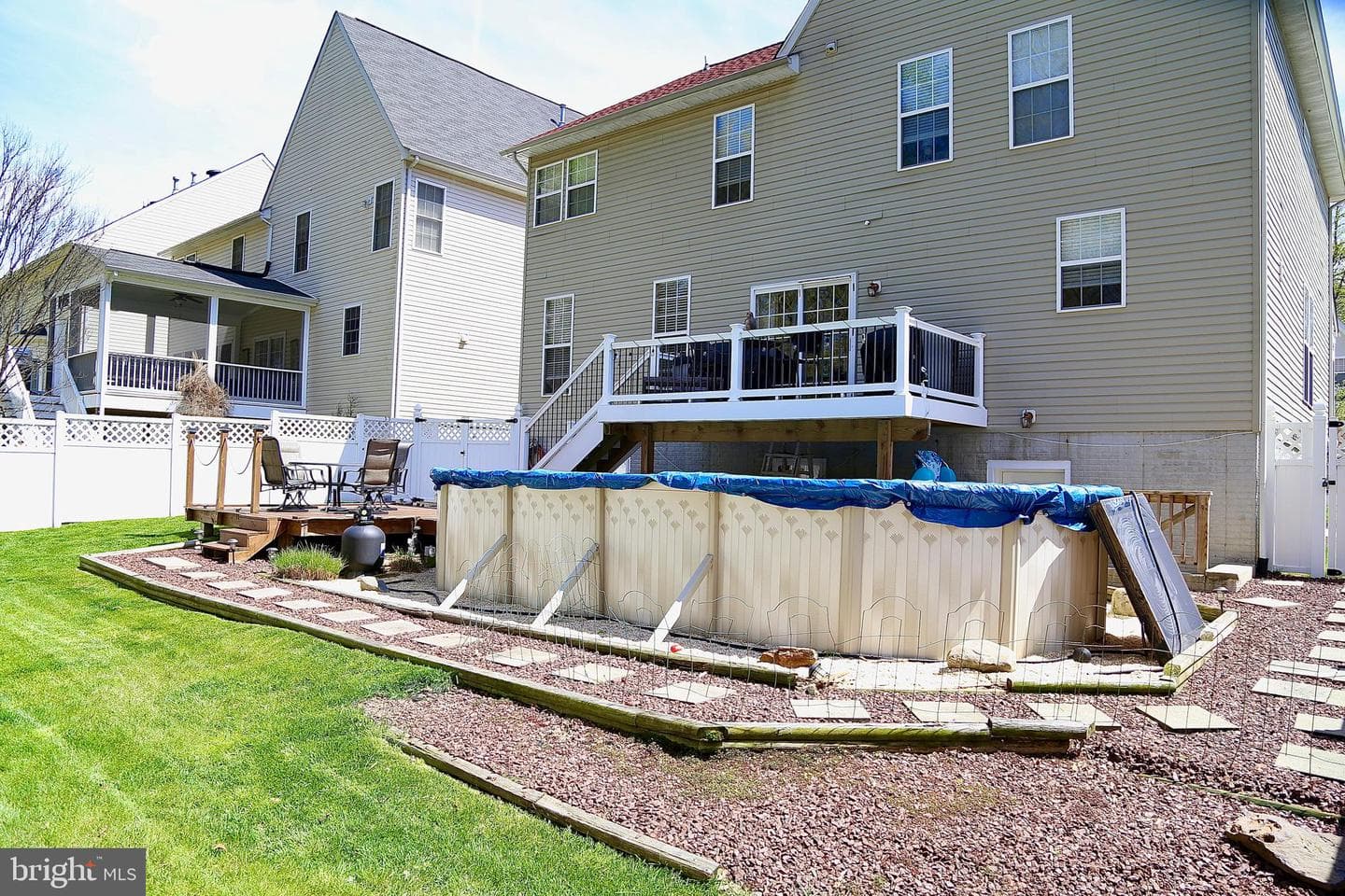 208 Vale Crest Court photo 11