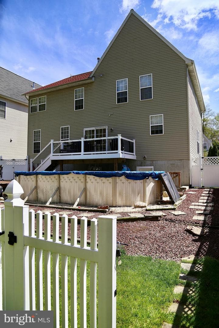 208 Vale Crest Court photo 9