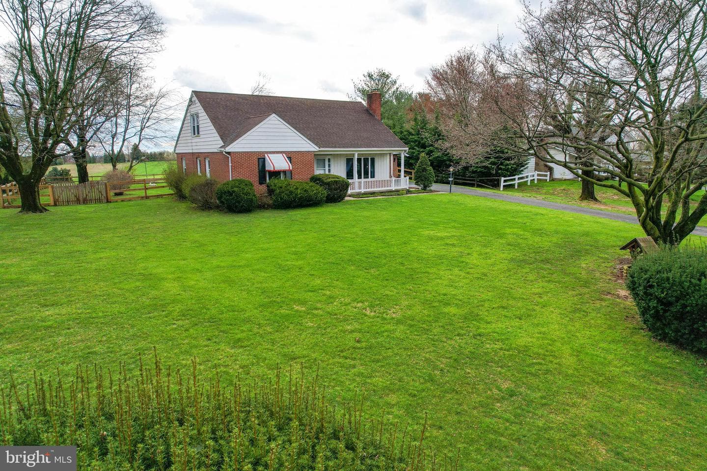 15753 Dover Road photo 4