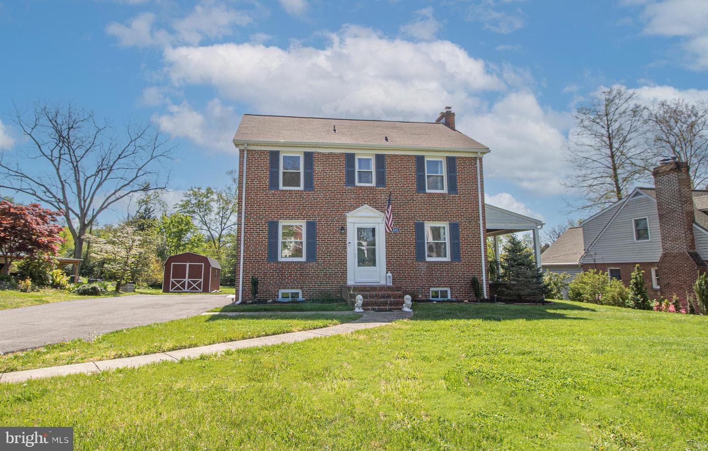 221 Edridge Way photo 1