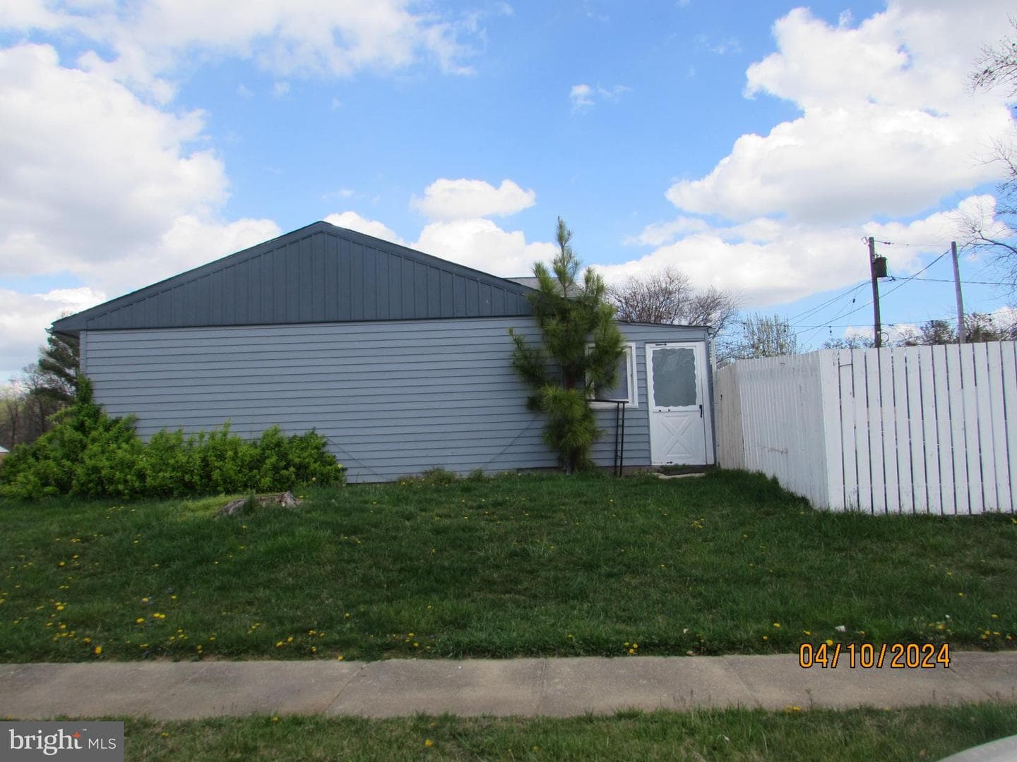 7805 Brevort Road photo 5
