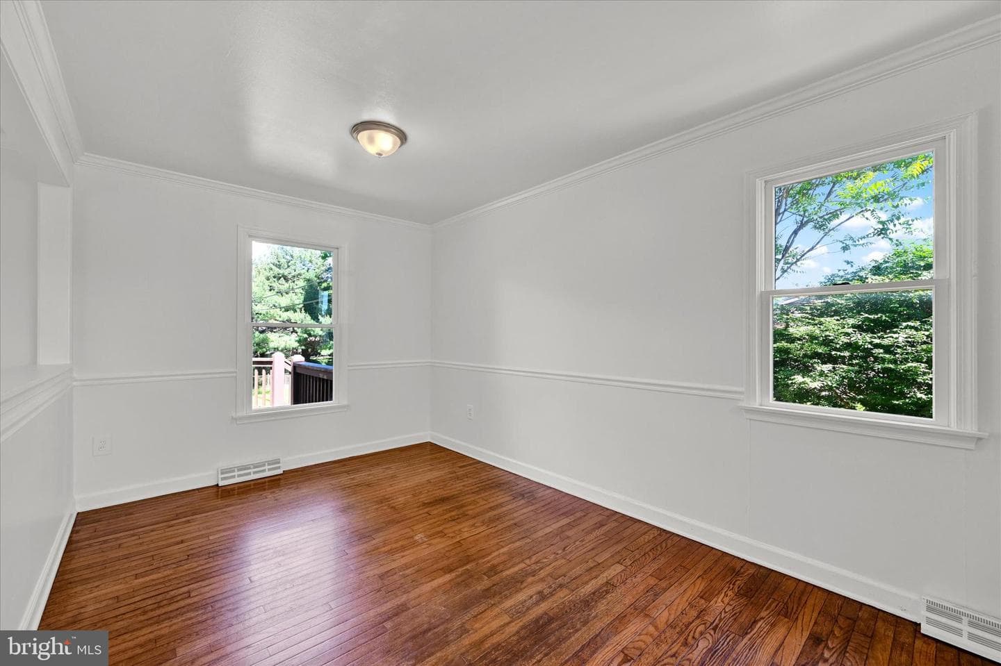 347 Walgrove Road photo 12