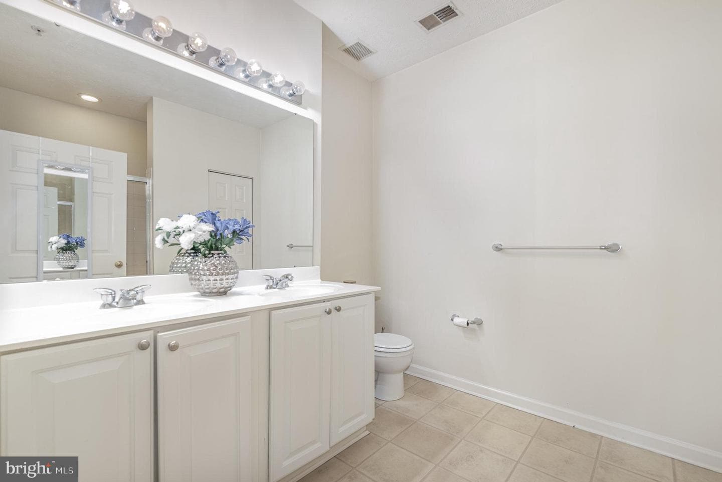 5493 Glenthorne Court #5493 photo 13