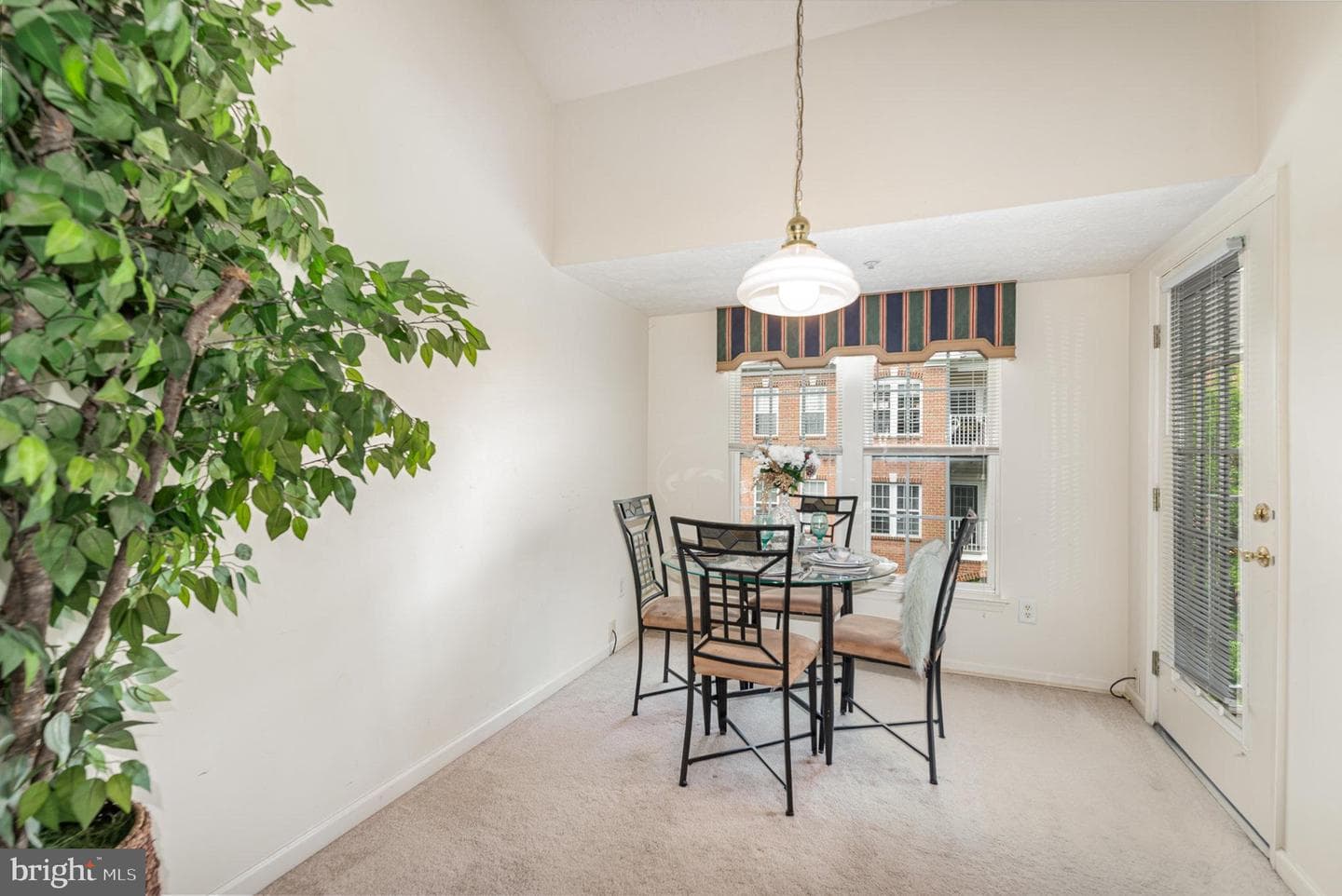 5493 Glenthorne Court #5493 photo 8