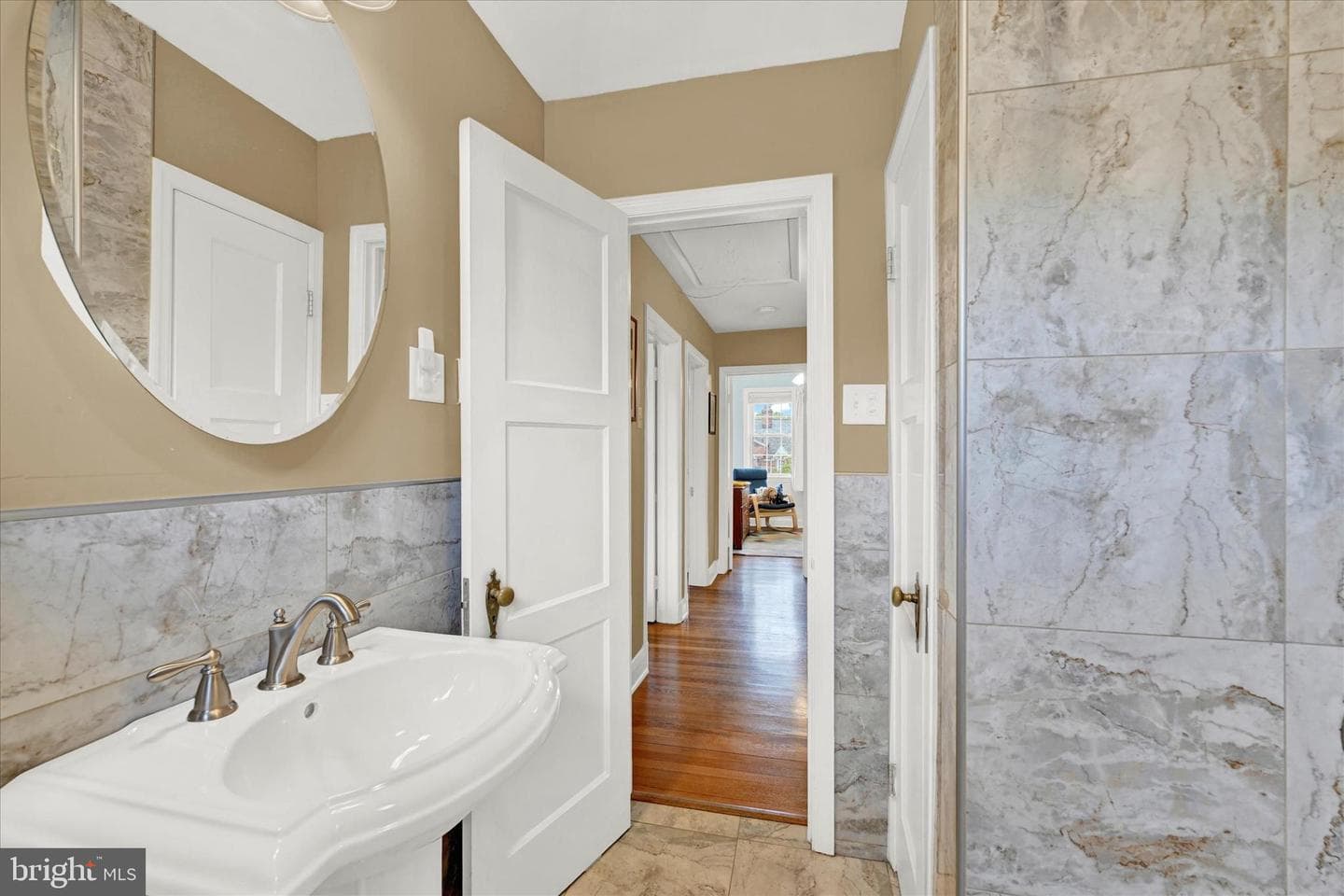 328 Overbrook photo 17