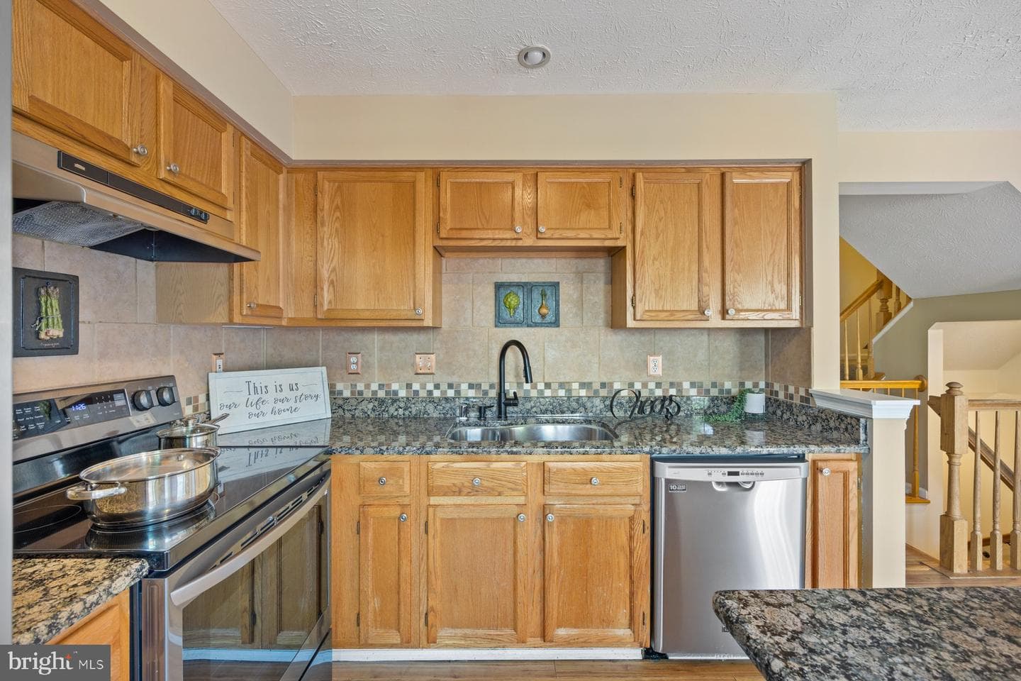 8 Milkwood Court photo 16