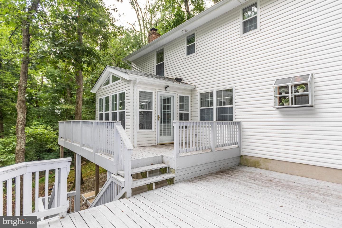 9 Chesterfield Court photo 37