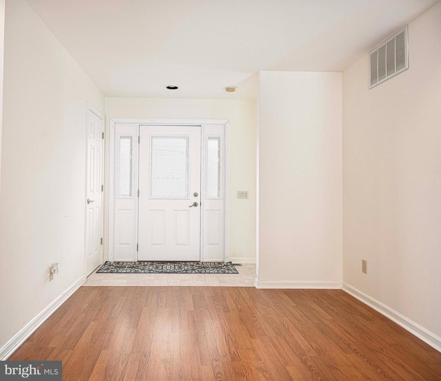 9007 Simms Avenue photo 5