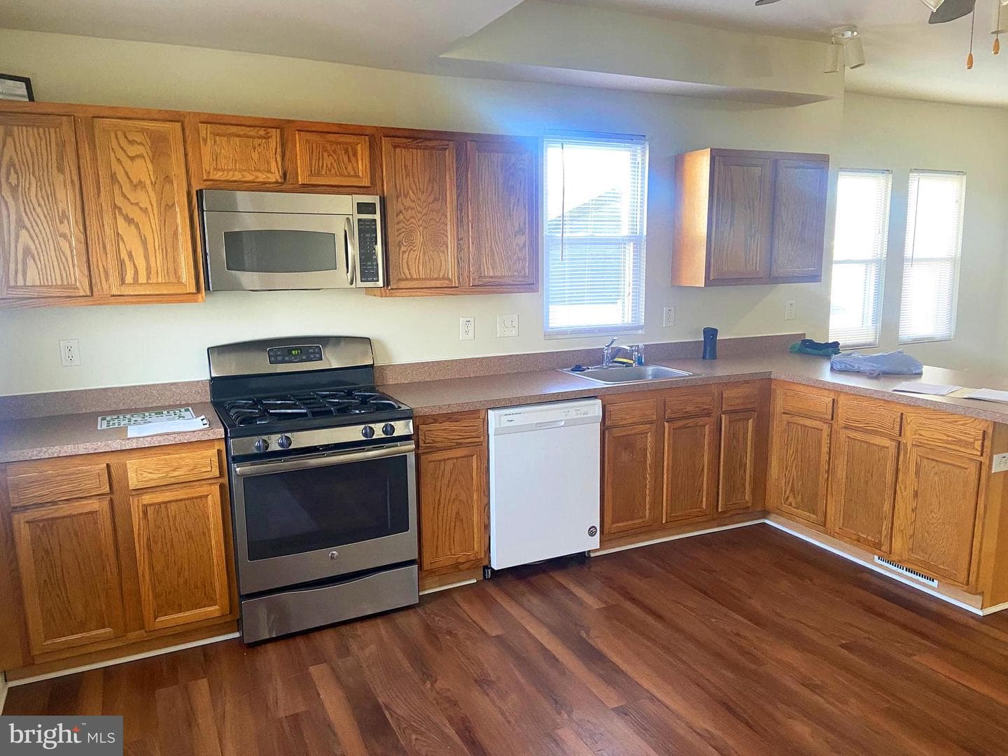 5504 Carville Avenue photo 4