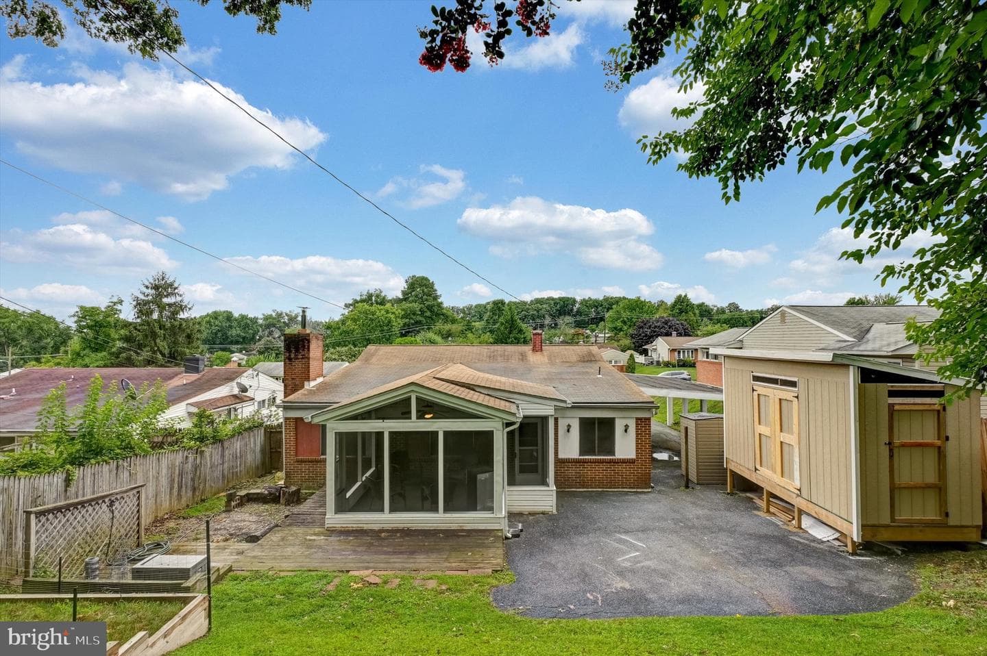 2460 Ellis photo 22