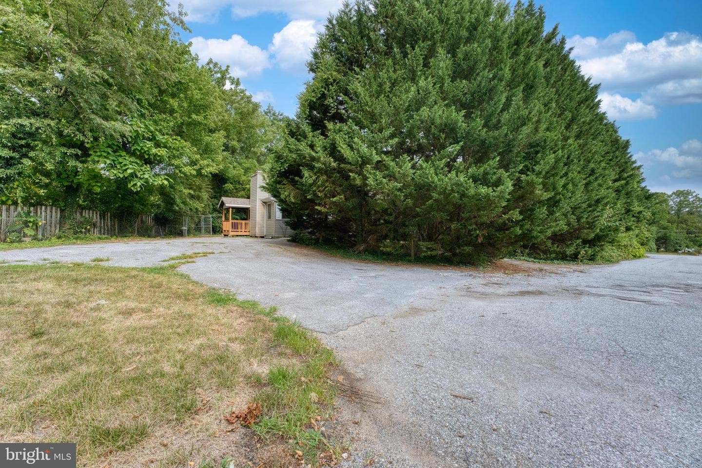 7209 N Charles Street N photo 43