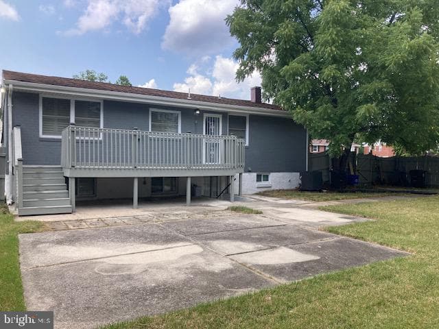 3439 Lynne Haven Drive photo 2