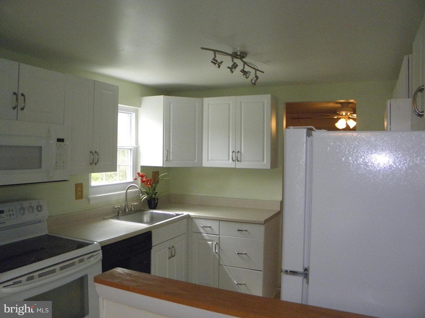 4 Flintridge Court photo 11
