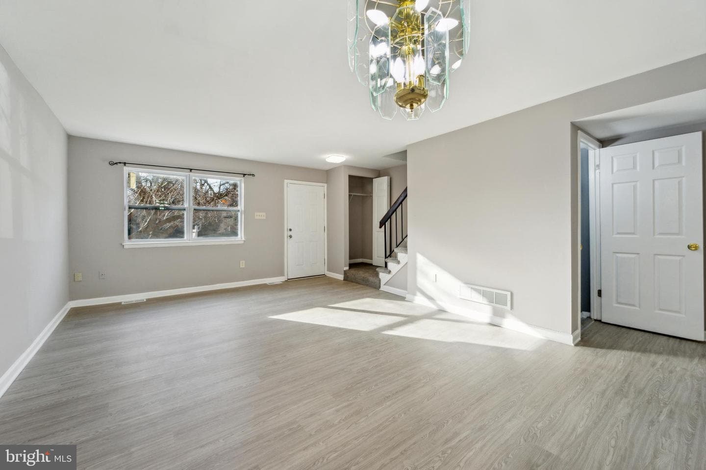 8 Mainview Court photo 4