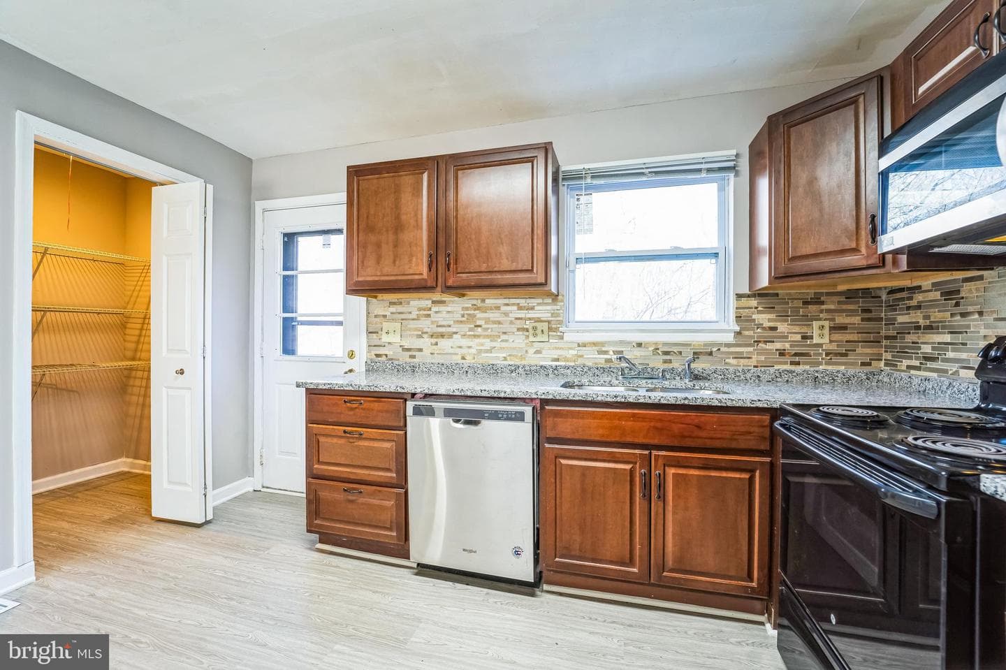 8 Mainview Court photo 6