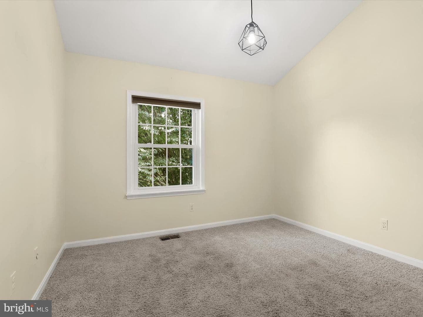 208 Castletown Road photo 38