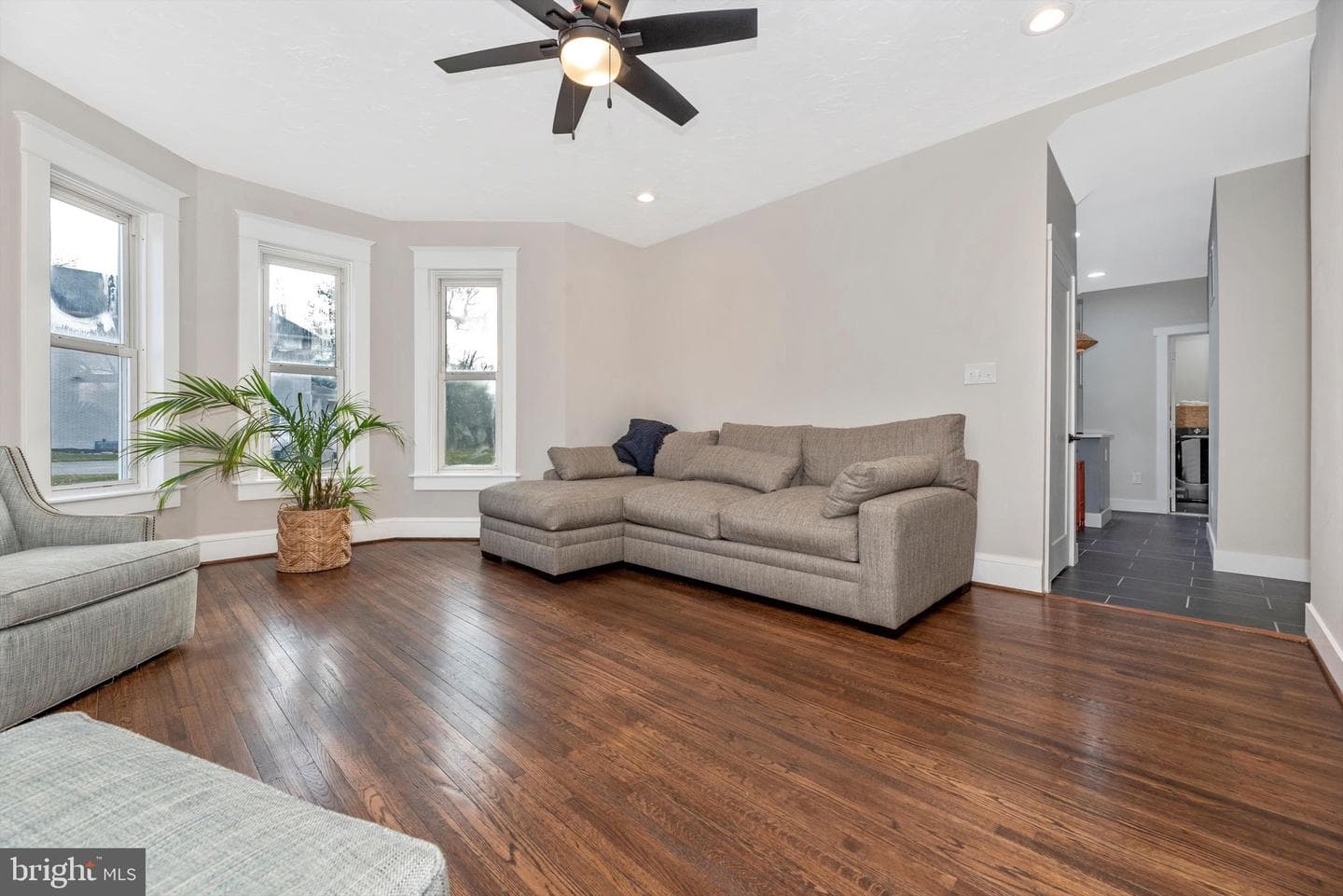 5427 Arcadia Avenue photo 9