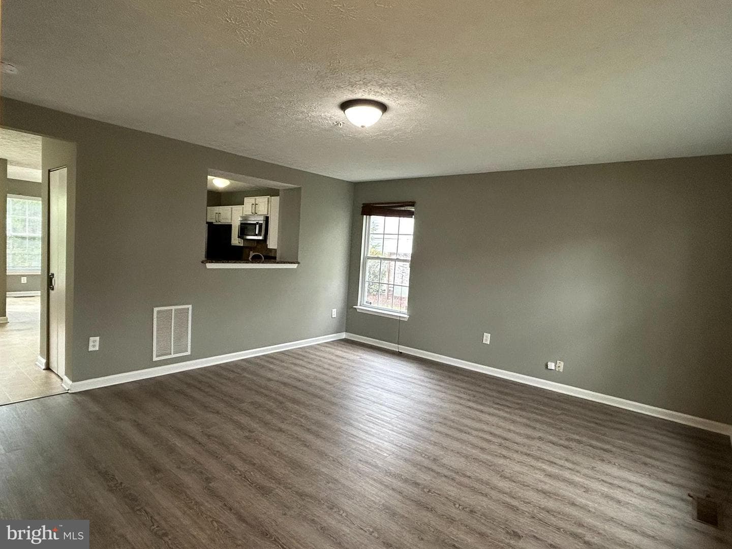7624 Gladstone Road photo 4
