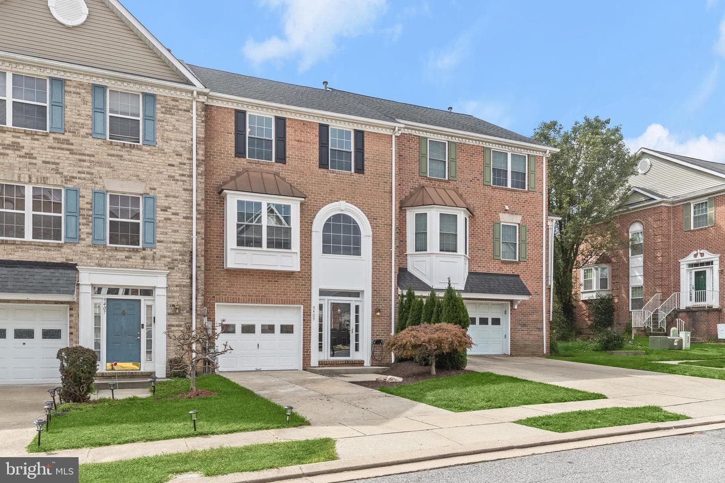 9409 Georgian Way photo 2