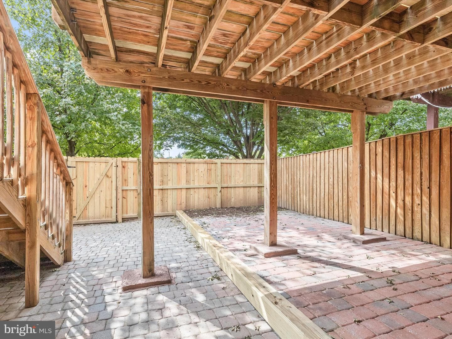9409 Georgian Way photo 45