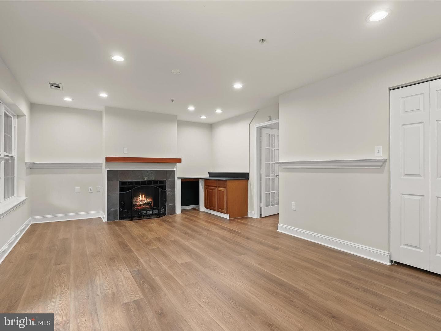 9409 Georgian Way photo 5