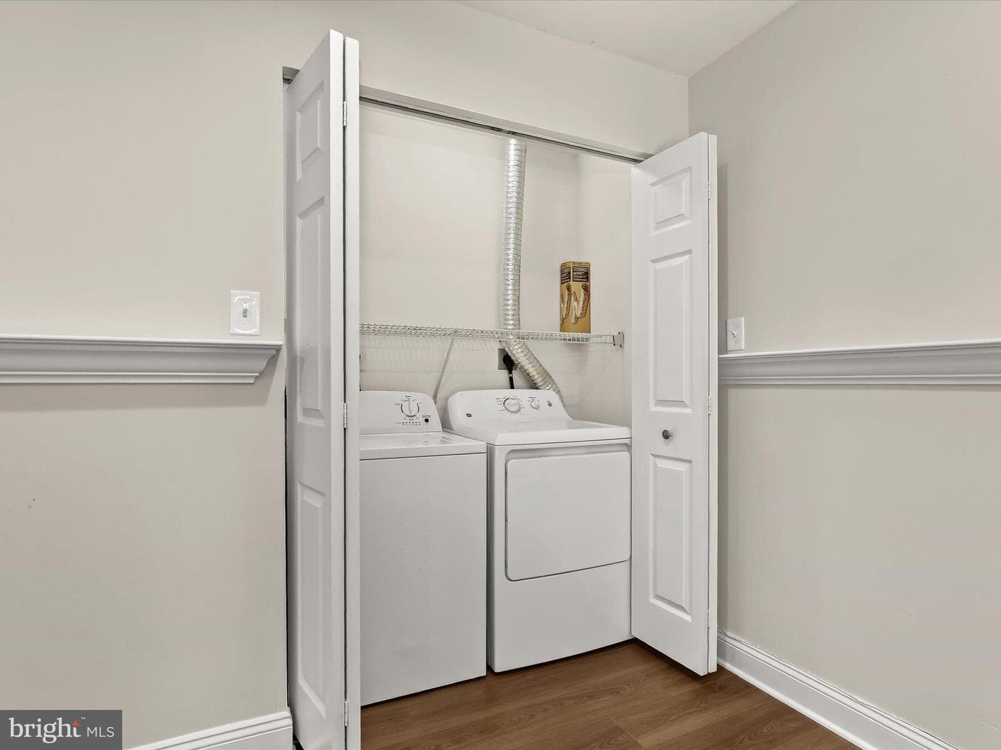 9409 Georgian Way photo 7