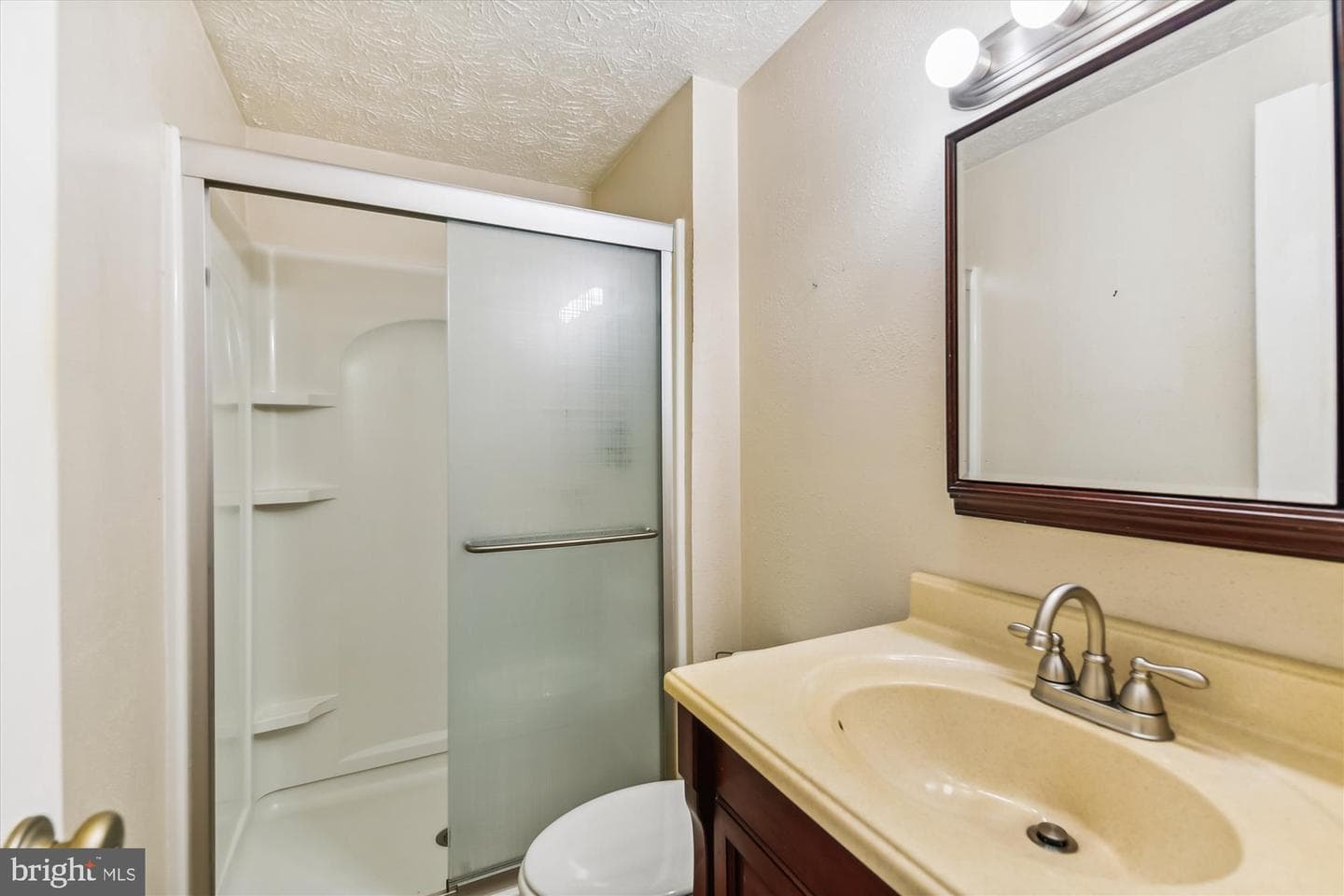 25 Woodmans Court photo 37