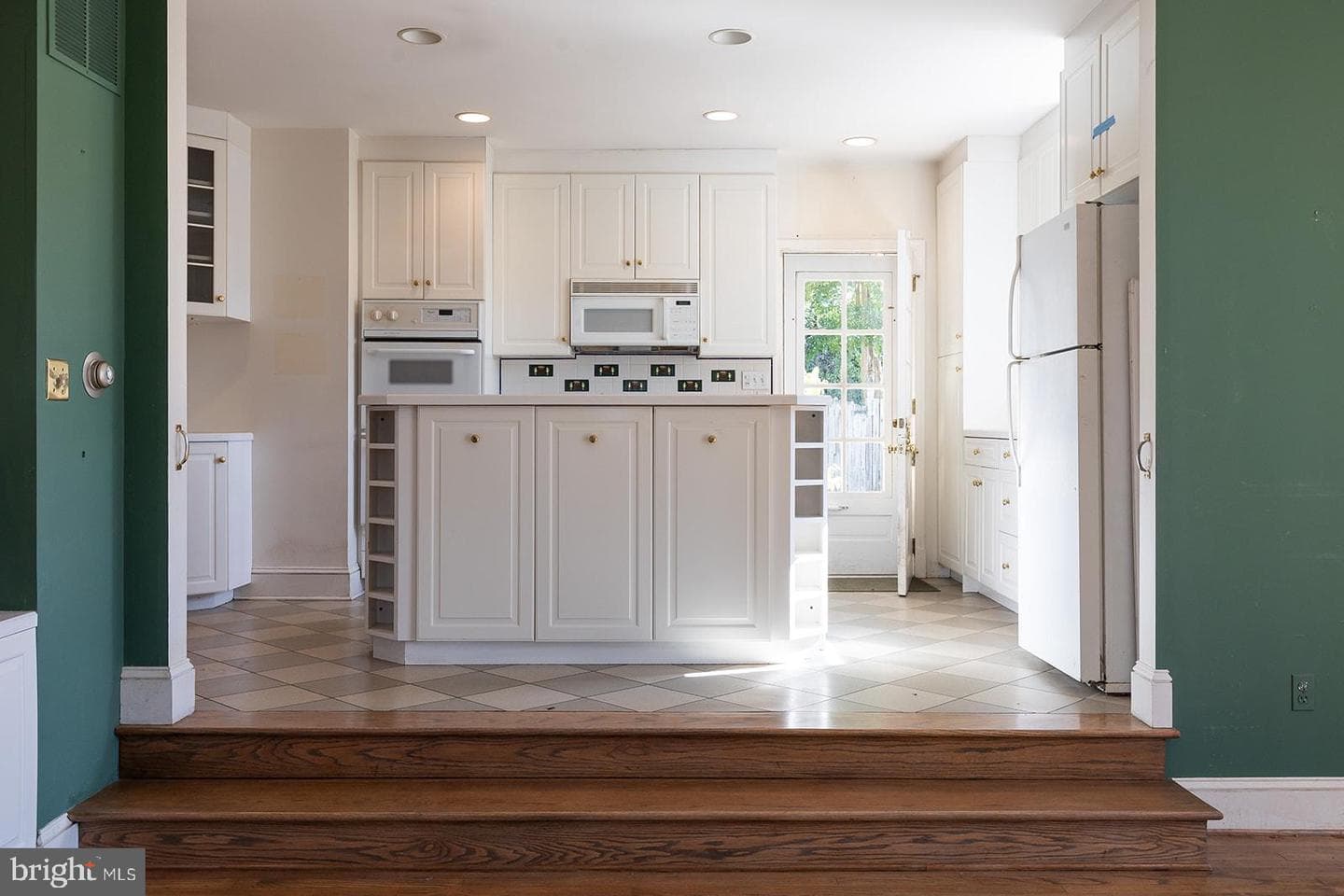 1505 Maywood Avenue photo 2