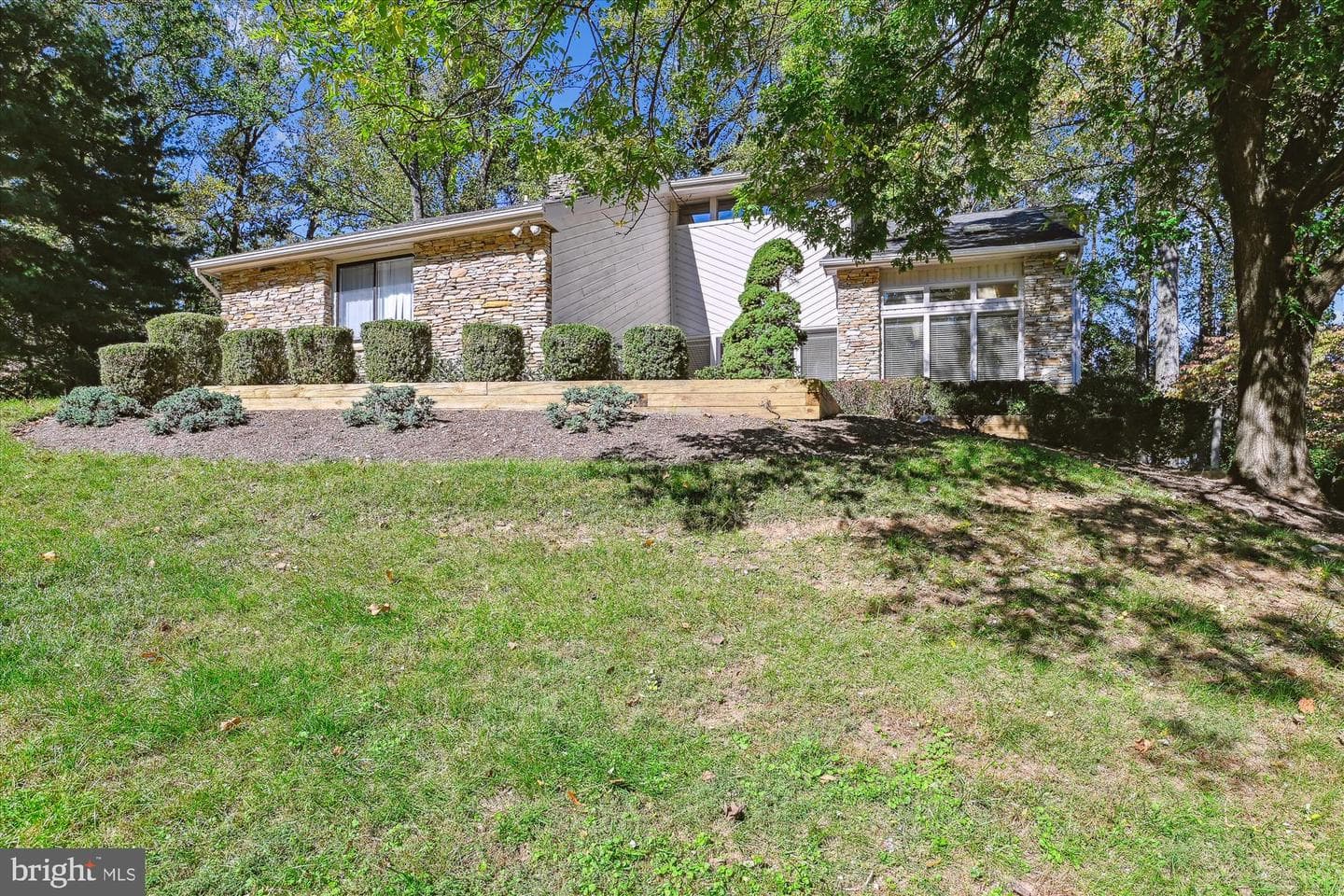 3302 Redspire Lane photo 2