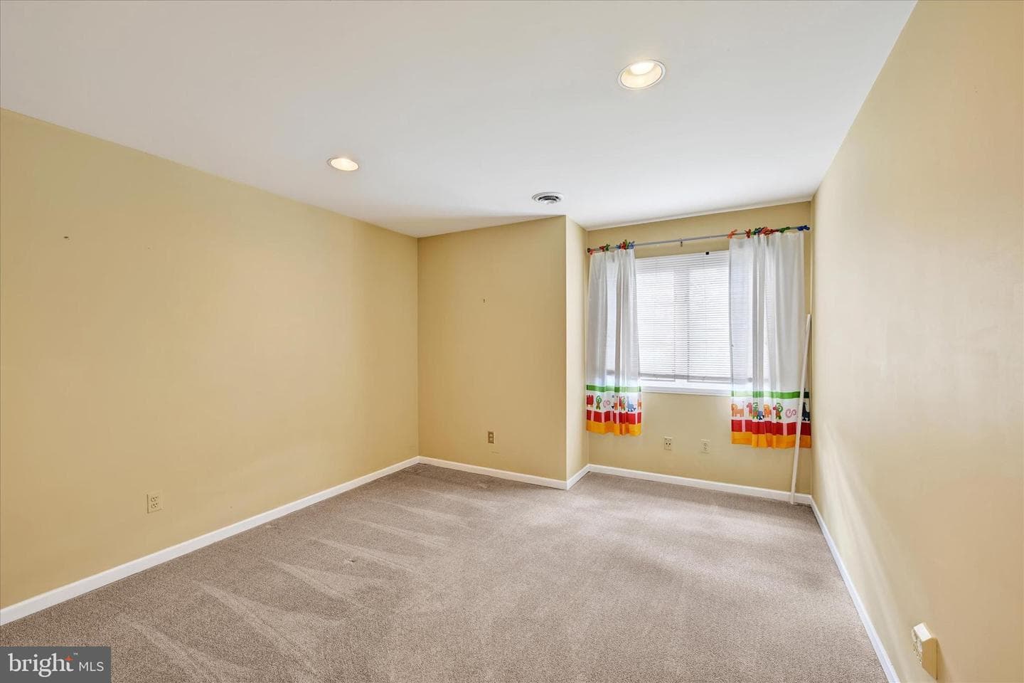 1 Ruxton Green Court photo 37