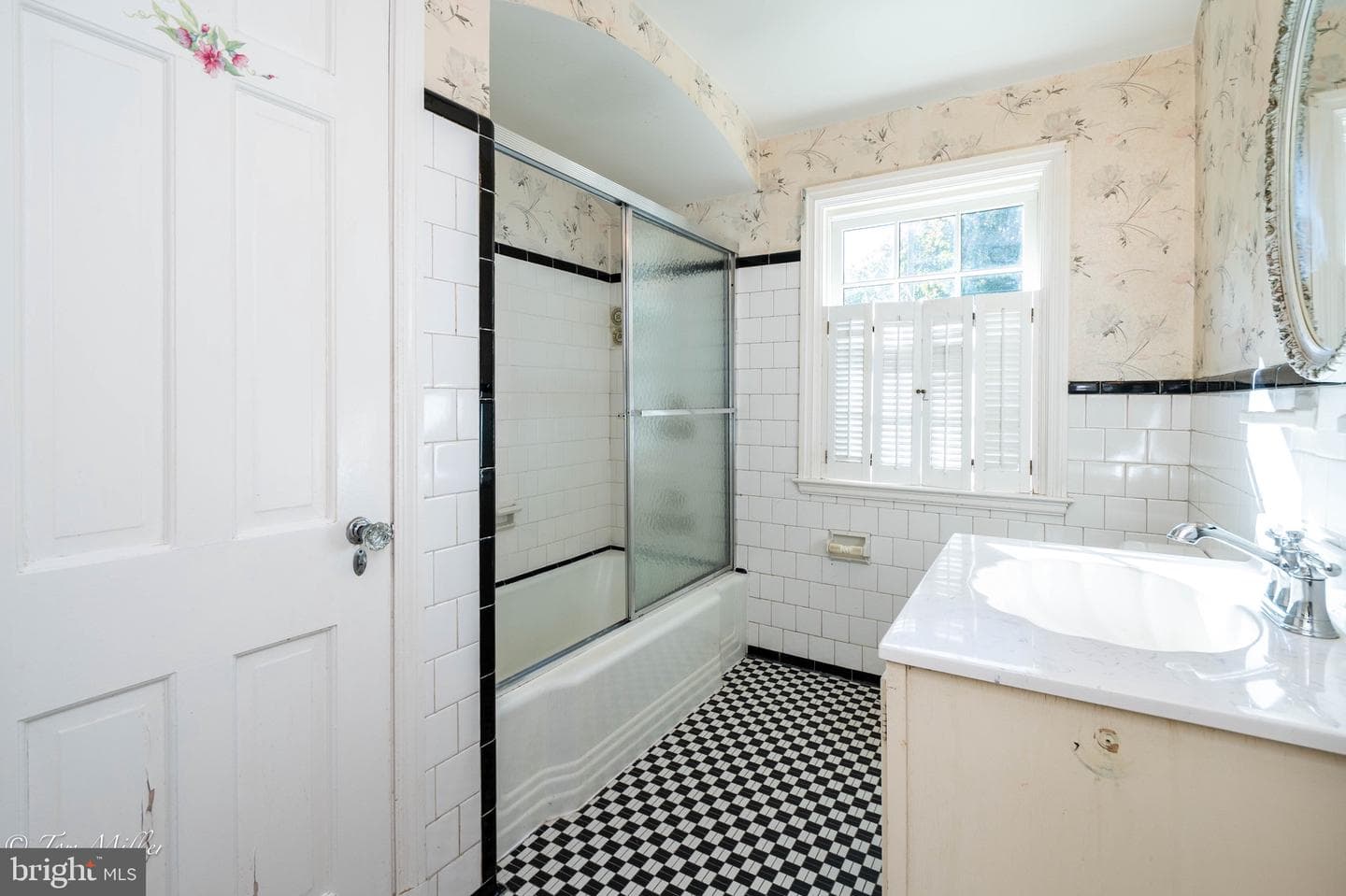 517 Worcester Road photo 24