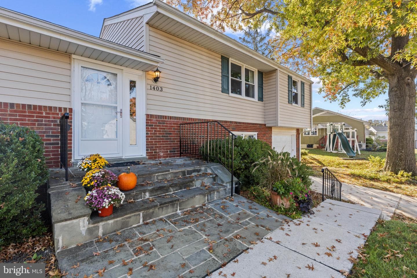 1403 Warwick Drive photo 3