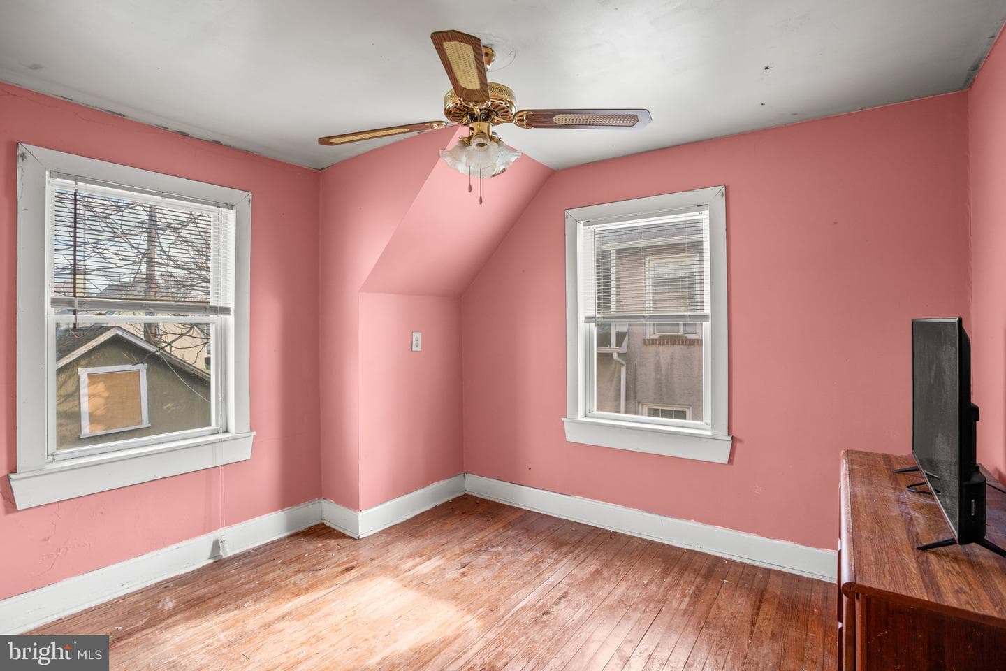 73 N Dundalk Avenue photo 18