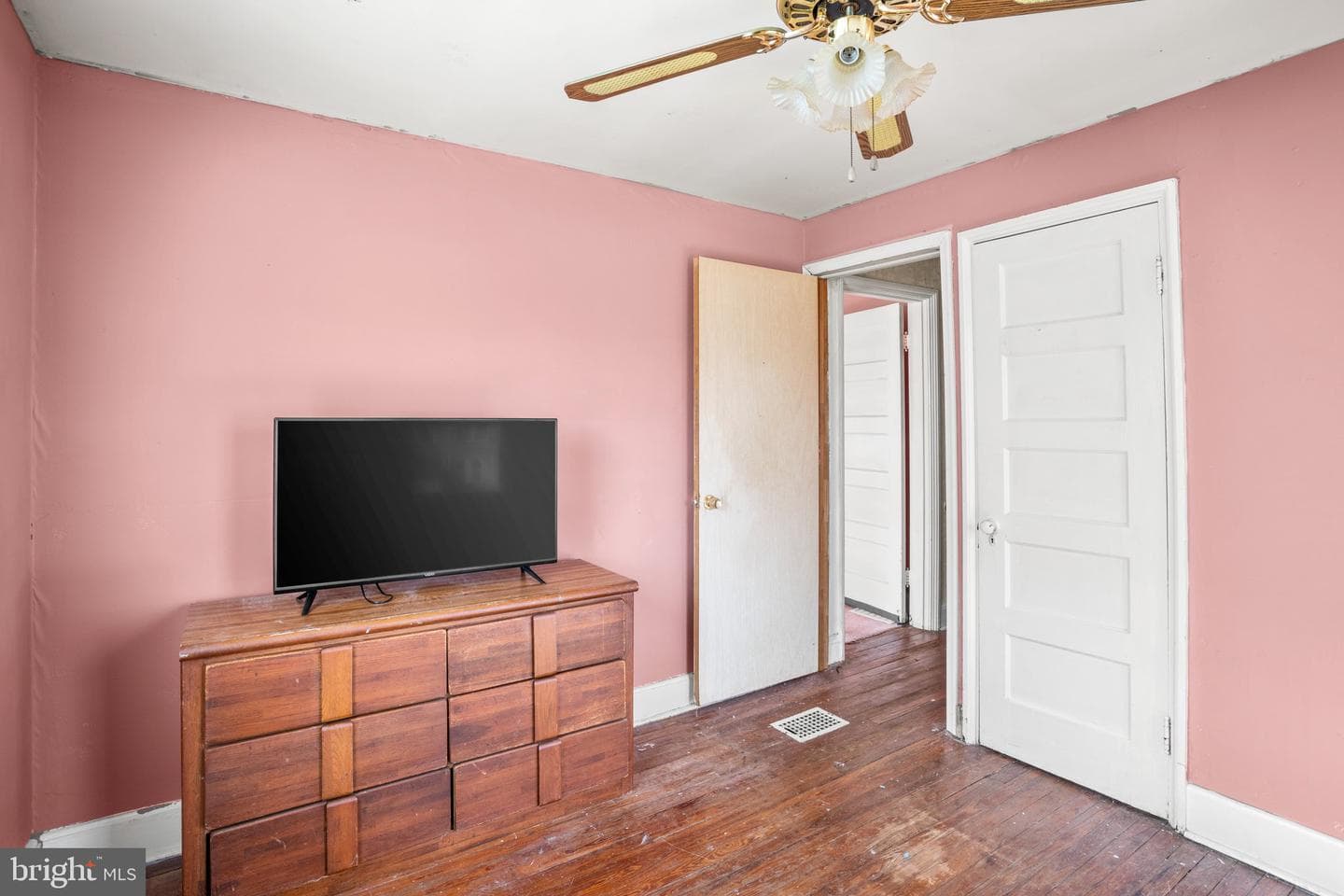 73 N Dundalk Avenue photo 20