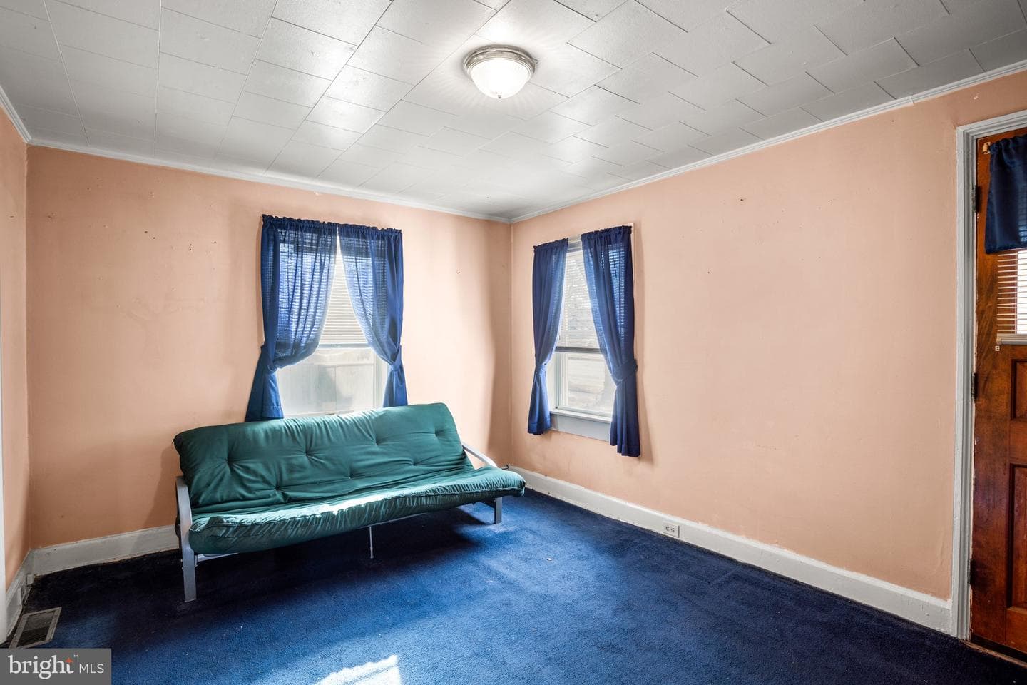 73 N Dundalk Avenue photo 4
