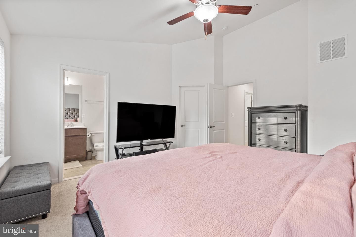 302 Top Cottage Court photo 18