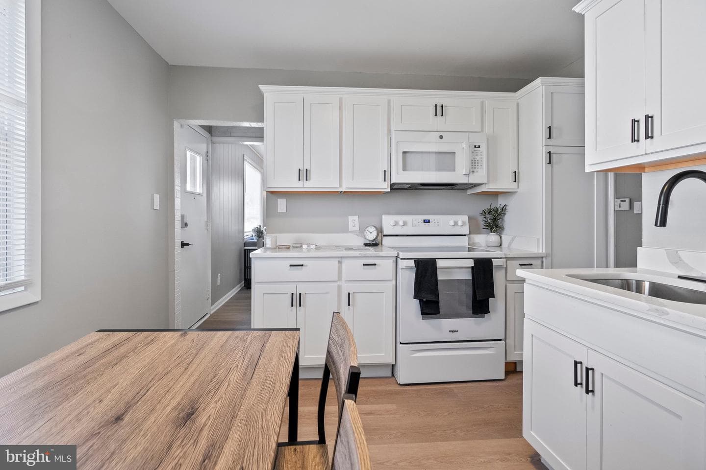 2518 Plainfield Road photo 1