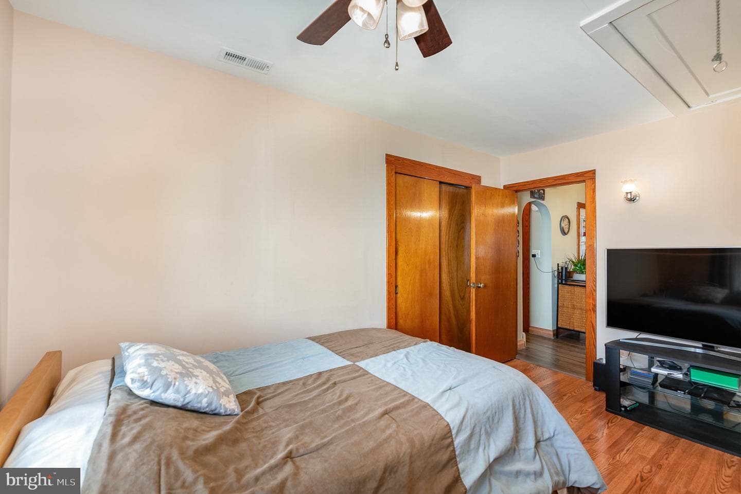 7319 Hughes Avenue photo 16