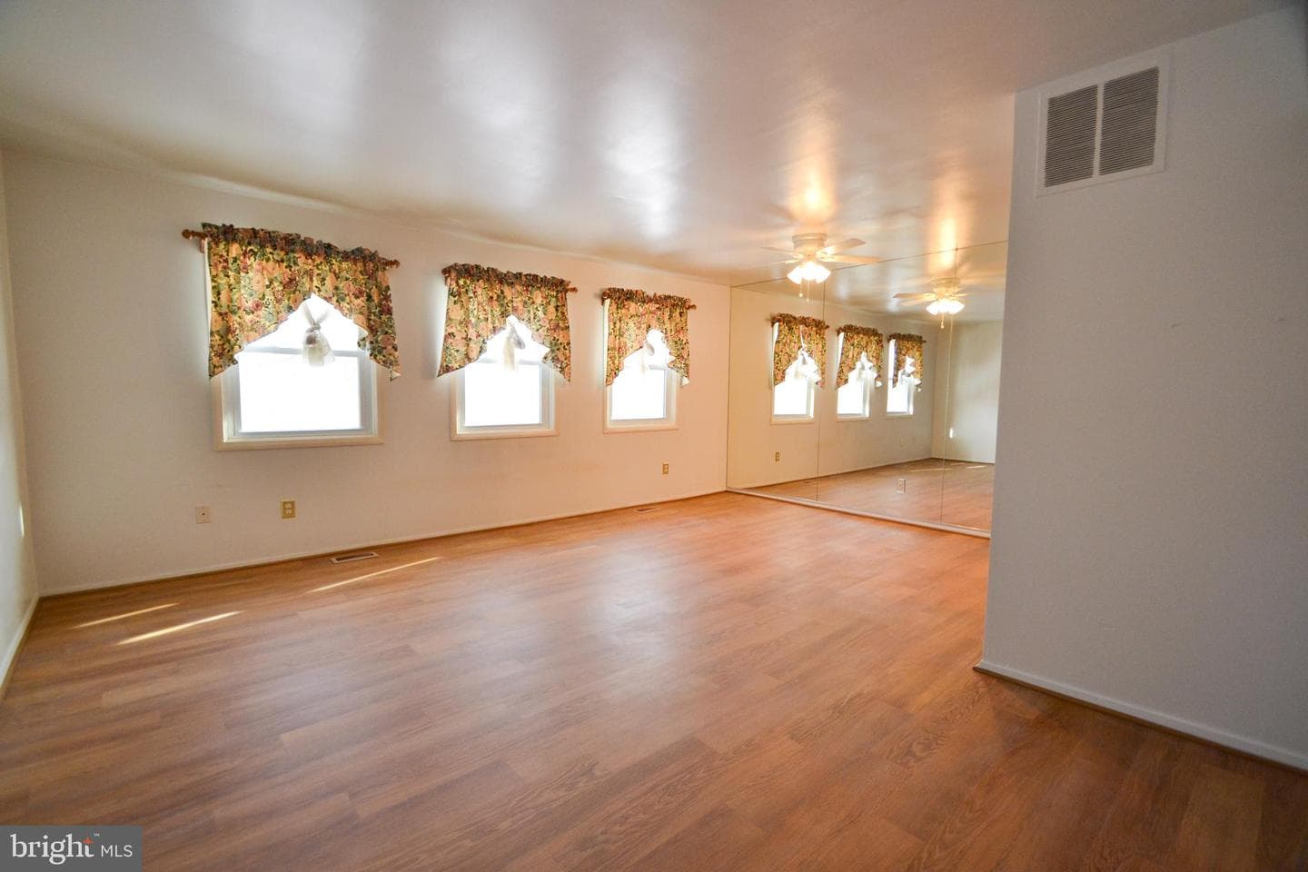 325 Town Green Way photo 10