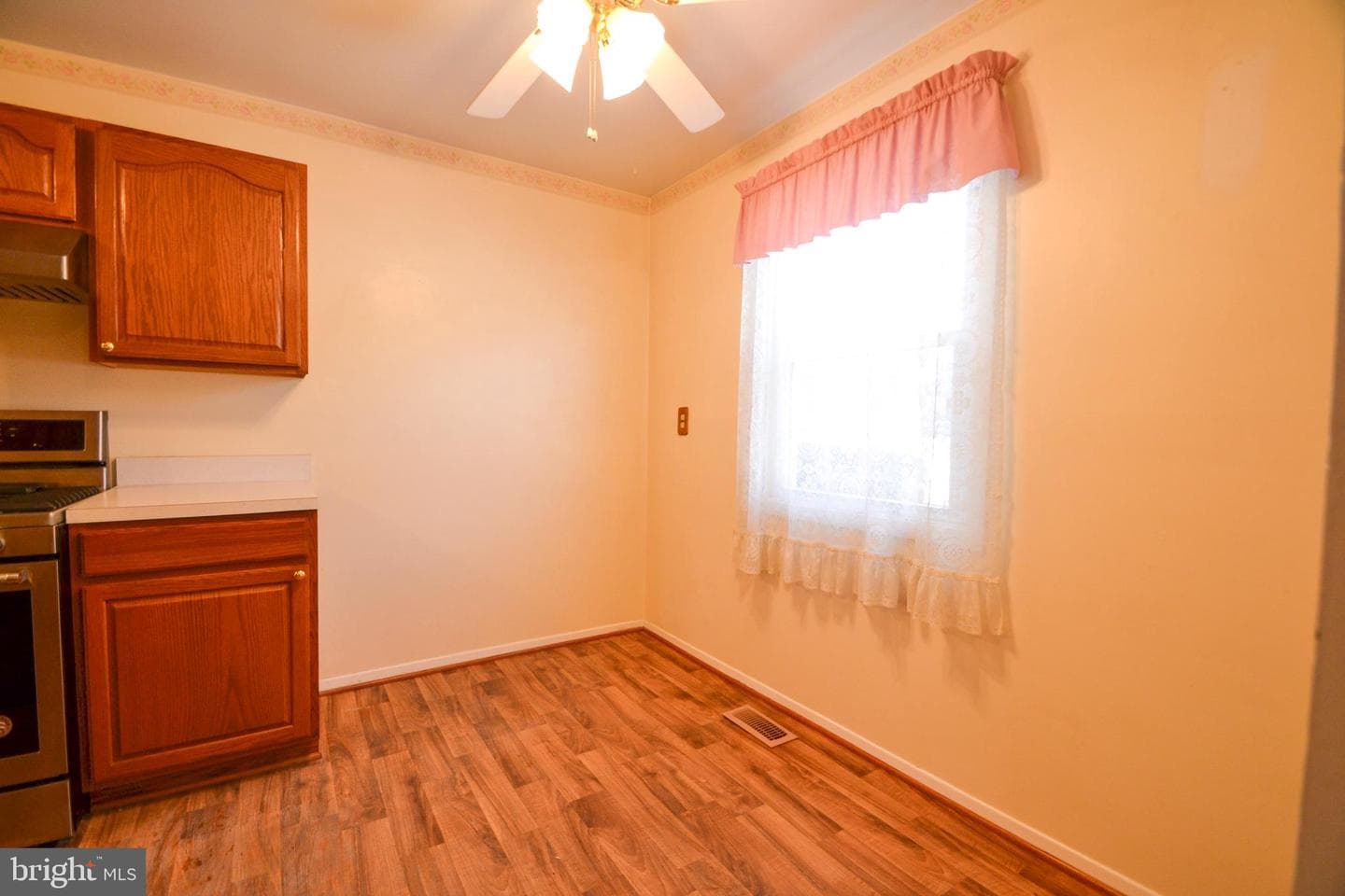 325 Town Green Way photo 3