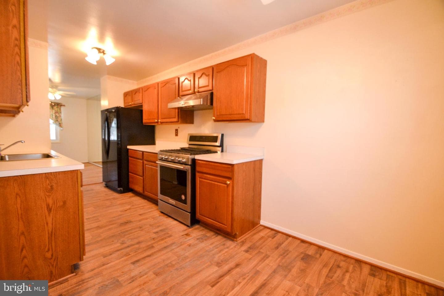 325 Town Green Way photo 5