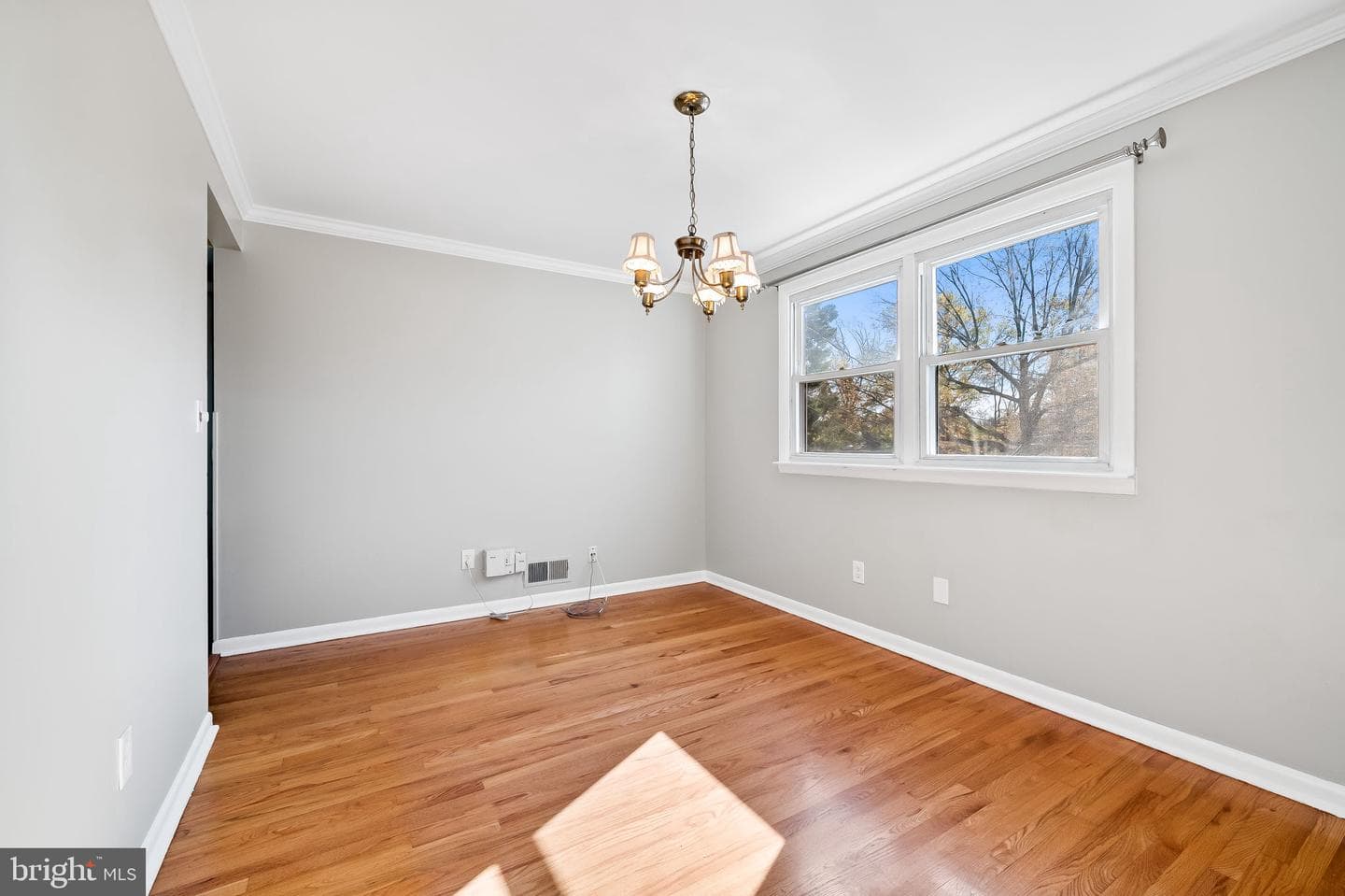 3408 Lambros photo 10