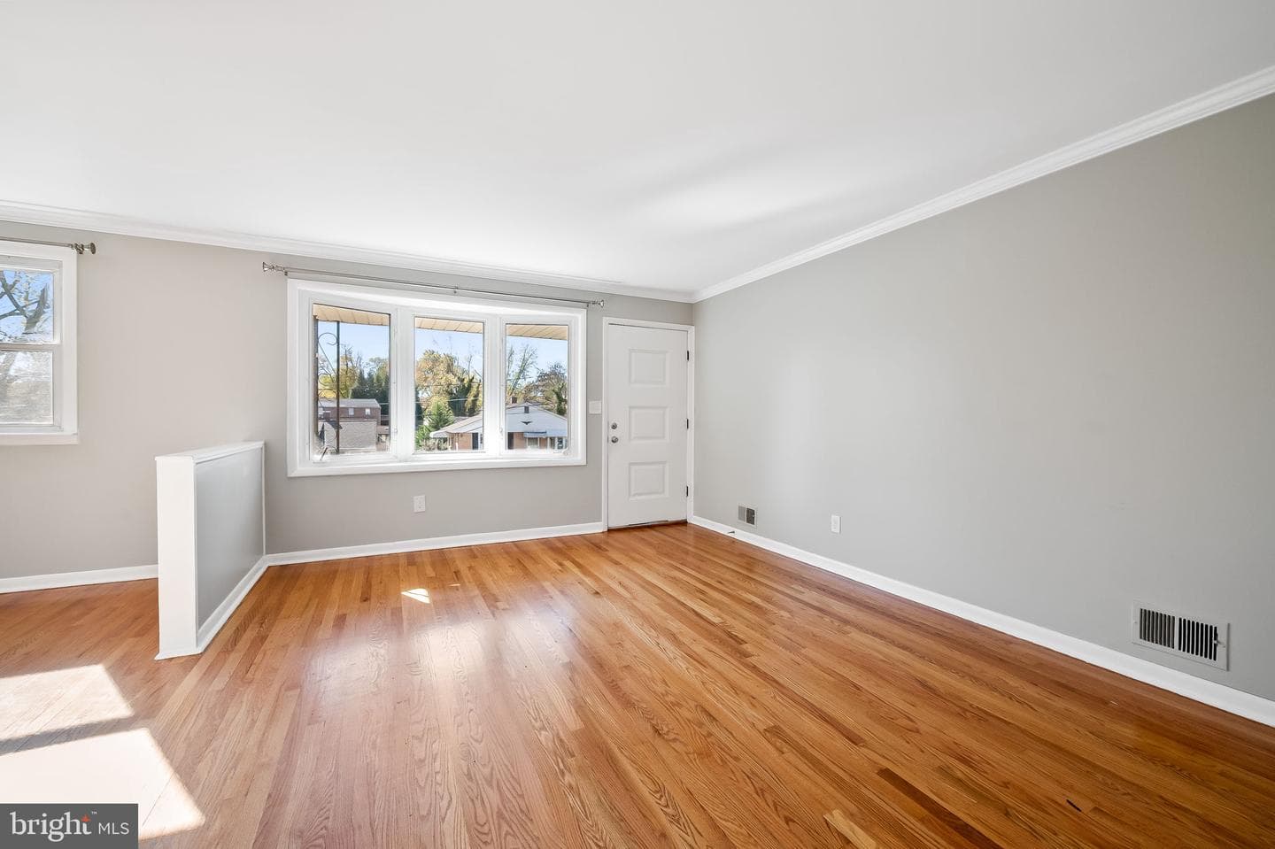 3408 Lambros photo 7