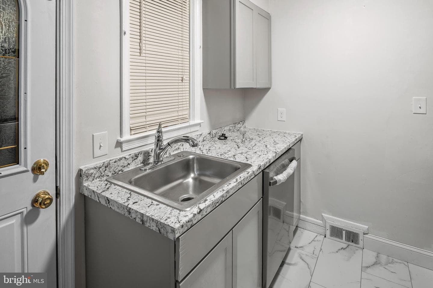 3511 Hillsmere Road photo 10