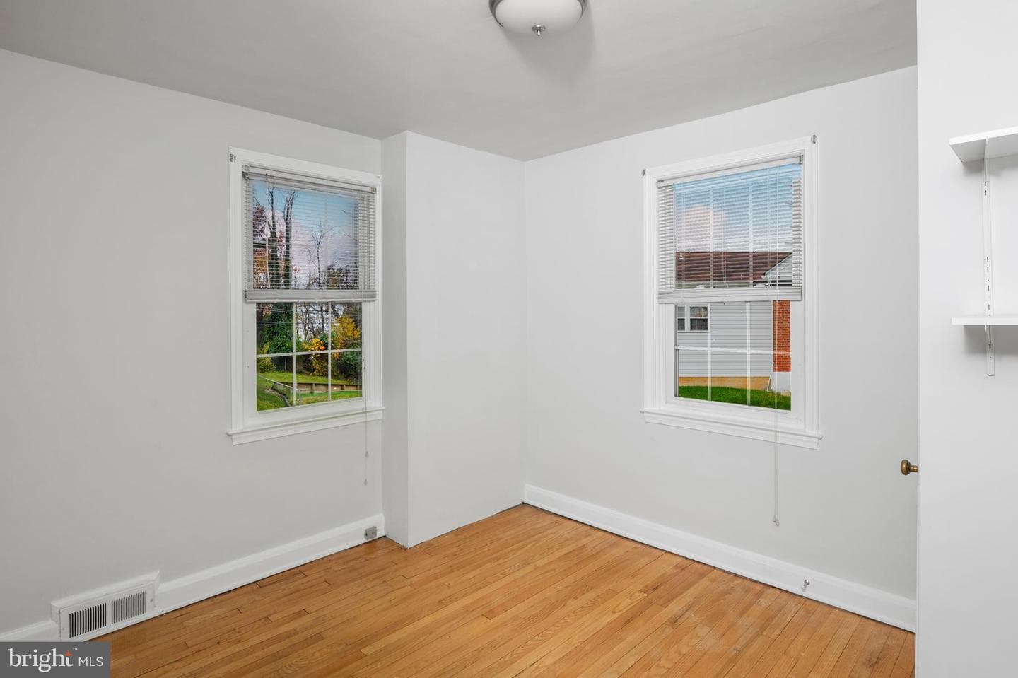 3511 Hillsmere Road photo 12